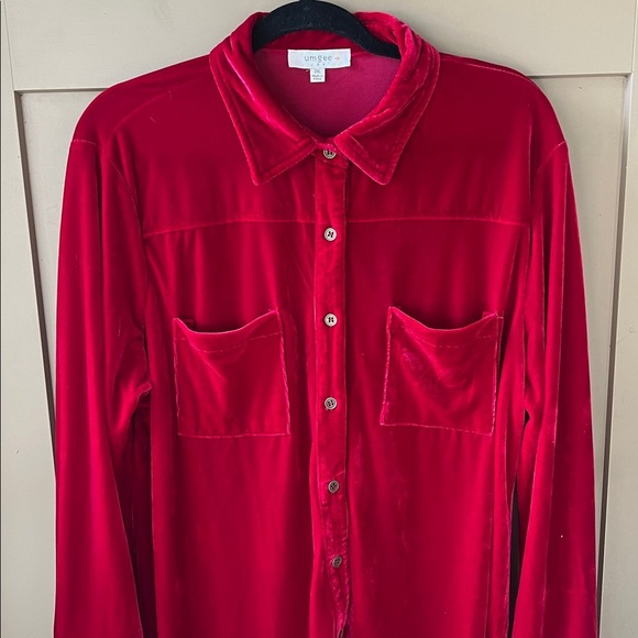 Umgee Sz 2XL Like New Deep Red Velvet Long Sleeve Button Down Shirt - Picture 2 of 8